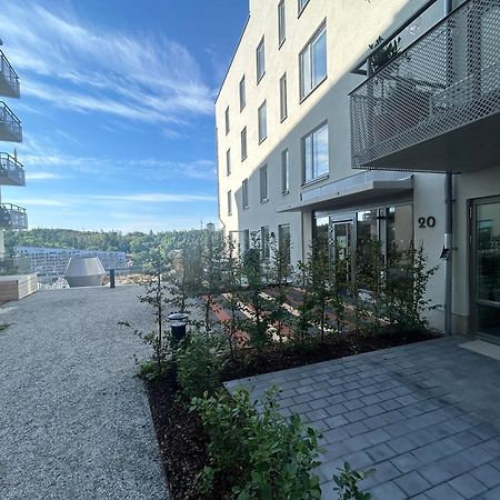 Newly Built Bright Apartment, Close To Everything If You Want To Visit Stockholm, You Will Find The Perfect Accommodation Here! Ferry Line 80 Makes It Very Convenient And Easy To Get To The City Center แนคคา ภายนอก รูปภาพ