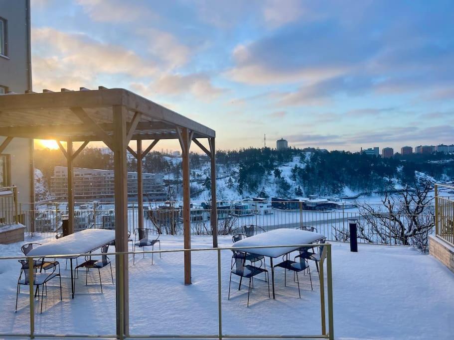 Newly Built Bright Apartment, Close To Everything If You Want To Visit Stockholm, You Will Find The Perfect Accommodation Here! Ferry Line 80 Makes It Very Convenient And Easy To Get To The City Center แนคคา ภายนอก รูปภาพ