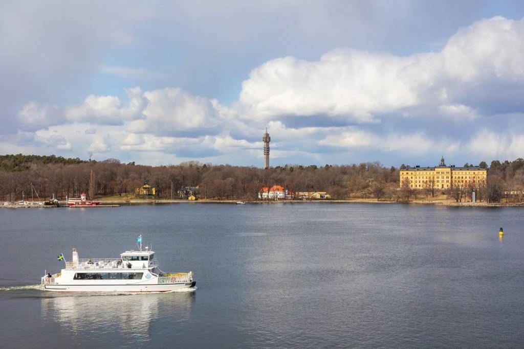 Newly Built Bright Apartment, Close To Everything If You Want To Visit Stockholm, You Will Find The Perfect Accommodation Here! Ferry Line 80 Makes It Very Convenient And Easy To Get To The City Center แนคคา ภายนอก รูปภาพ