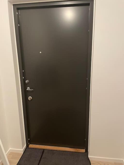 Newly Built Bright Apartment, Close To Everything If You Want To Visit Stockholm, You Will Find The Perfect Accommodation Here! Ferry Line 80 Makes It Very Convenient And Easy To Get To The City Center แนคคา ภายนอก รูปภาพ