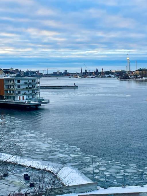 Newly Built Bright Apartment, Close To Everything If You Want To Visit Stockholm, You Will Find The Perfect Accommodation Here! Ferry Line 80 Makes It Very Convenient And Easy To Get To The City Center แนคคา ภายนอก รูปภาพ