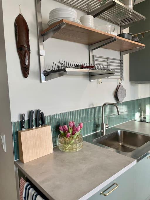 Newly Built Bright Apartment, Close To Everything If You Want To Visit Stockholm, You Will Find The Perfect Accommodation Here! Ferry Line 80 Makes It Very Convenient And Easy To Get To The City Center แนคคา ภายนอก รูปภาพ