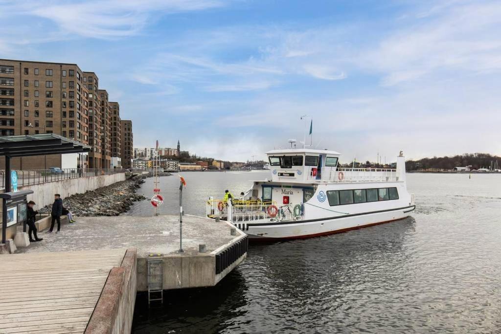 Newly Built Bright Apartment, Close To Everything If You Want To Visit Stockholm, You Will Find The Perfect Accommodation Here! Ferry Line 80 Makes It Very Convenient And Easy To Get To The City Center แนคคา ภายนอก รูปภาพ